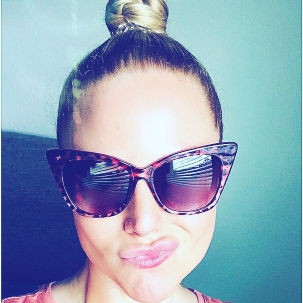 Black Cat Eye Sunglasses (various colors) - Picture 7 of 7